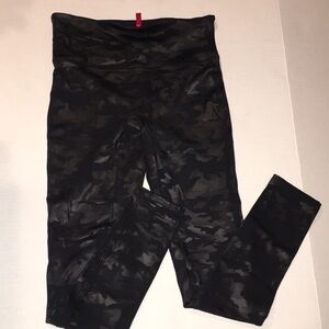 SPANX Dark Camp Leggings | Size SP